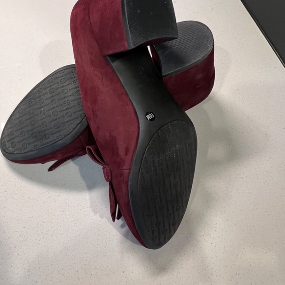 NEW Burgandy Suede Giani Bernini Size 10 Memory foam 2” heels never worn - Picture 16 of 16